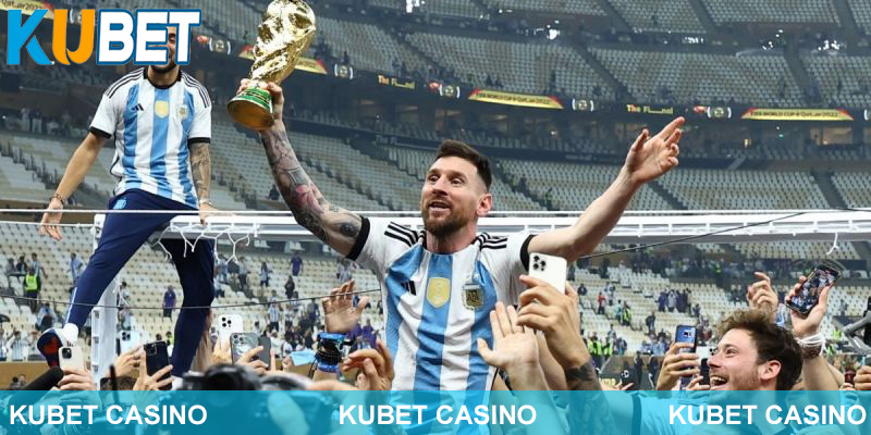 Messi đã lên đỉnh thế giới sau rất nhiều năm chờ đợi